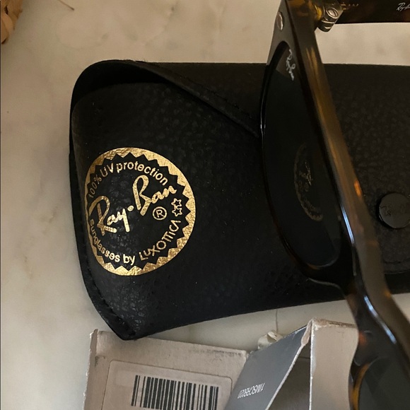 Ray-Ban Brown Sunglasses with Black Case - Picture 4 of 4